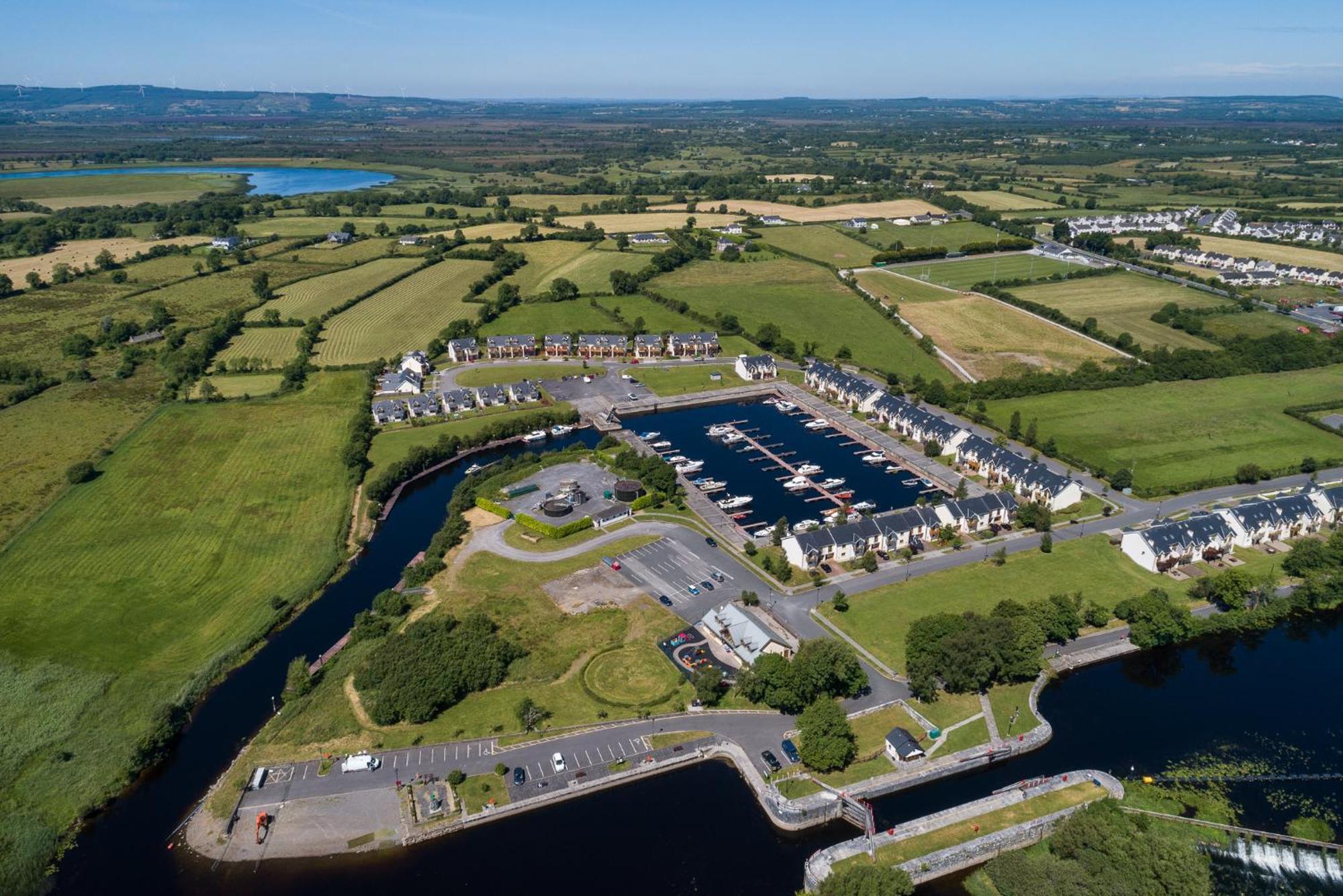 Shannonside - Stylish 5 Bed Marina Home & 40Ft Mooring Termonbarry Exterior foto