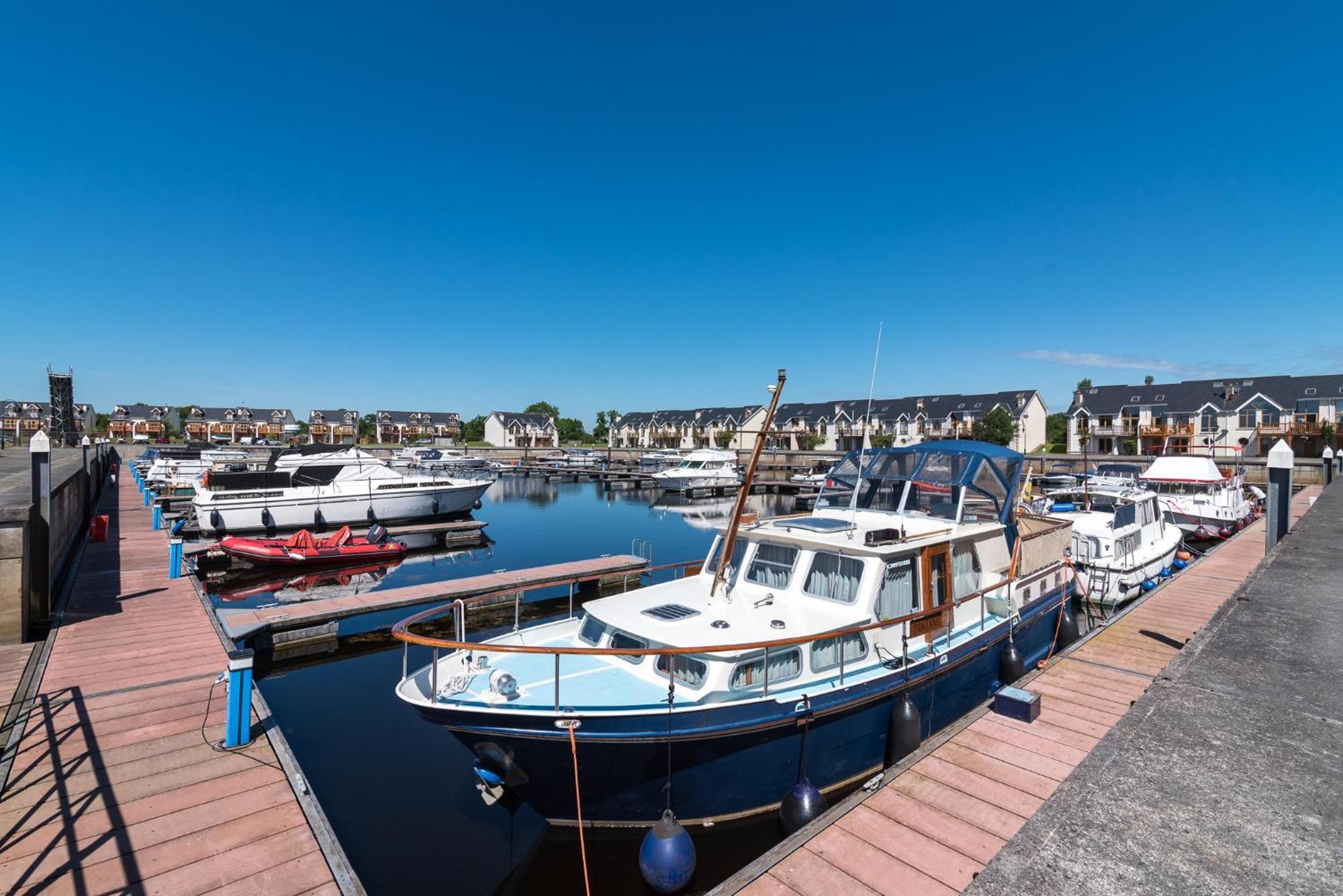 Shannonside - Stylish 5 Bed Marina Home & 40Ft Mooring Termonbarry Exterior foto