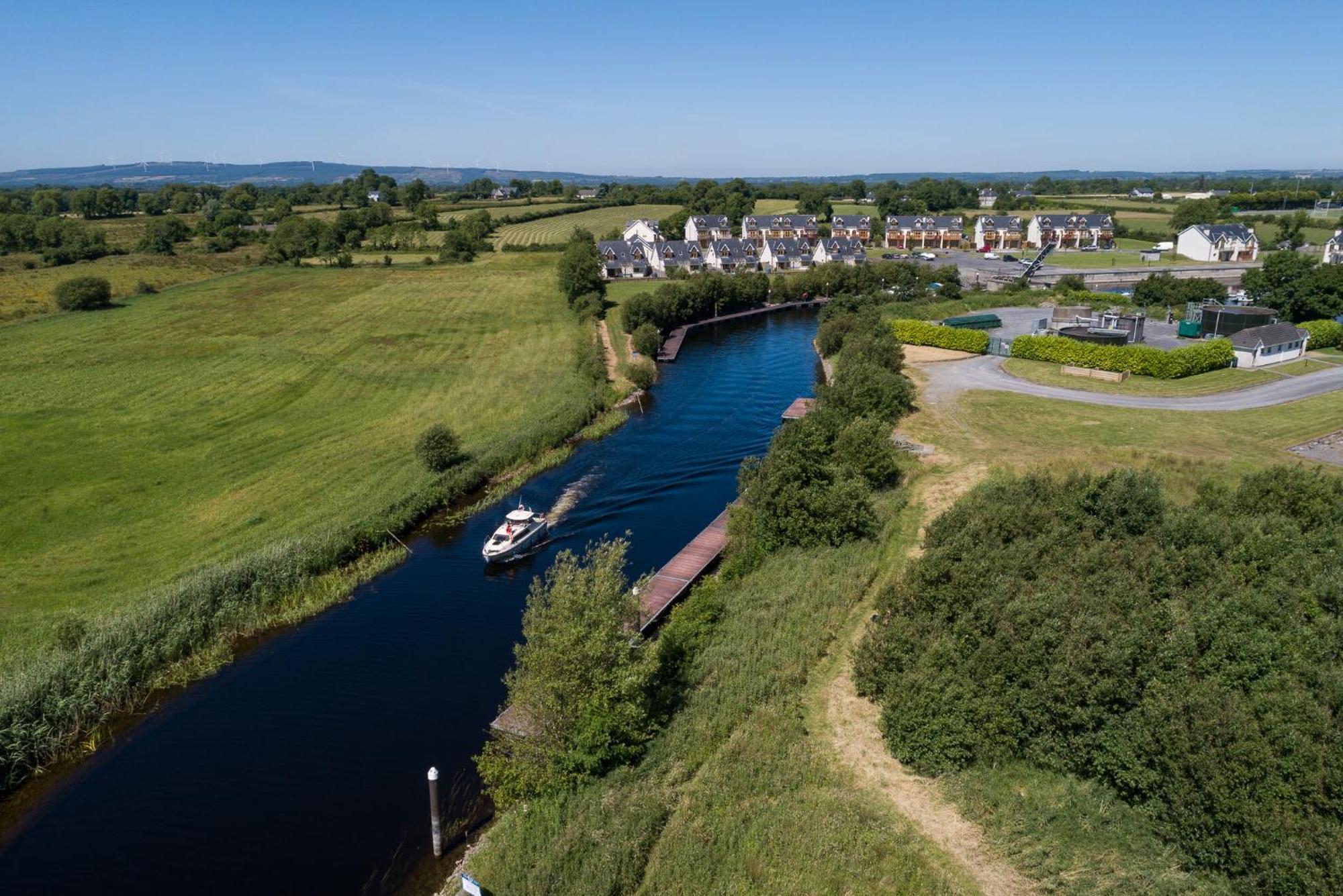 Shannonside - Stylish 5 Bed Marina Home & 40Ft Mooring Termonbarry Exterior foto